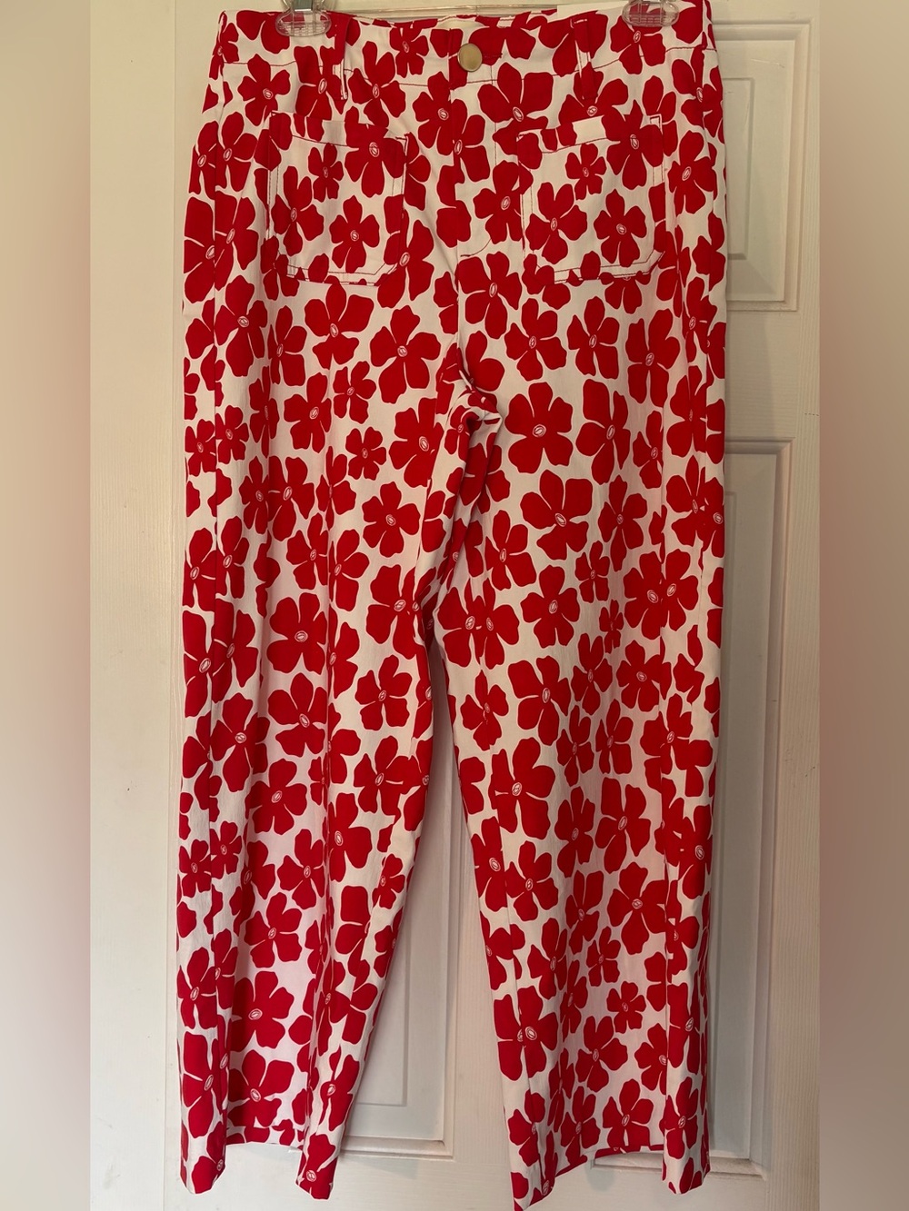 Jules & Leopold White w/ Red Floral Print Stretchy Capris.